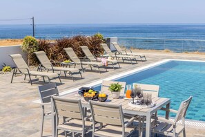 Villa (4 Bedrooms) | Exterior