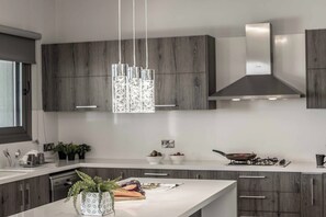 Villa (4 Bedrooms) | Interior