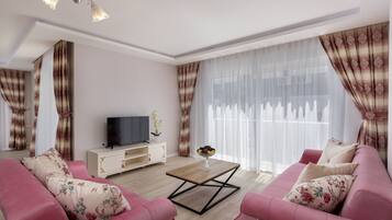 Appartement Luxe | Rideaux occultants, chambres insonorisées, fer et planche à repasser