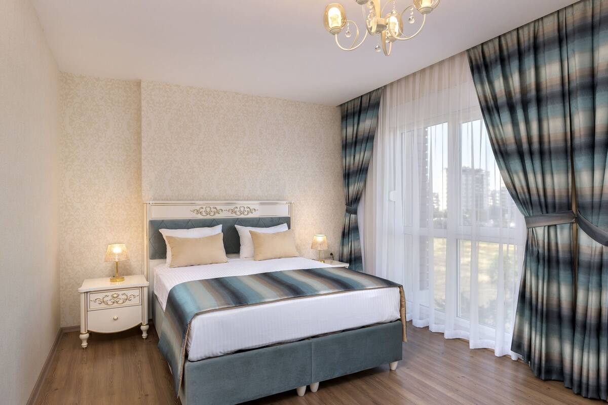 Blackout drapes, soundproofing, iron/ironing board, WiFi (free)