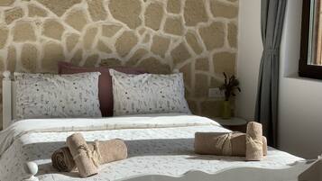 2 dormitoris, habitacions insonoritzades i planxa i posts de planxar