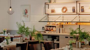 Tägliches inbegriffenes Frühstücksbuffet