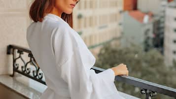 Executive Room | Premium bedding, minibar, in-room safe, desk