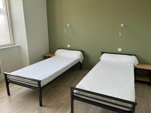 5 bedrooms, iron/ironing board, travel crib, free WiFi