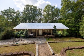 Exterior - Gaby's on the River - Perfect Vacation Home Short Walk to Chattahoochee River (Demorest)