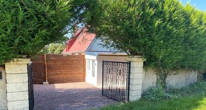 La Foulnerie Studio with independent courtyard 61270 Rai proche 61300 l'Aigle -Sanateflo -