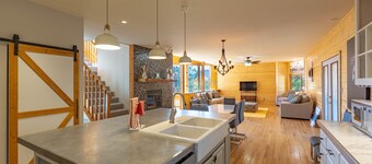 Beautiful Home, Great Forest View, Game Room