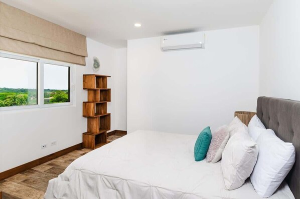 3 bedrooms, iron/ironing board, travel crib, WiFi