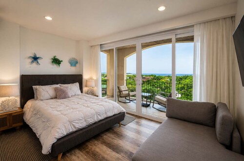 Ocean Views, Rooftop Terrace & Resort Pools