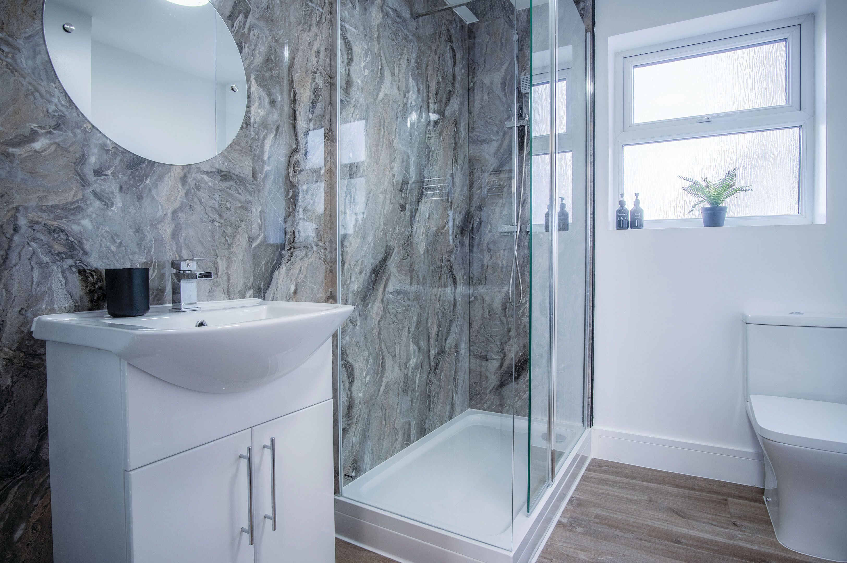 Luxury Apartment | Bathroom | Shower, towels