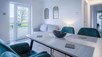 32-inch Smart TV with cable channels