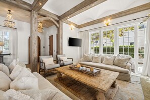 Smart-TV, Stereoanlage