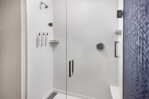 Bathroom - Fairfield Inn & Suites by Marriott Decatur (Decatur)