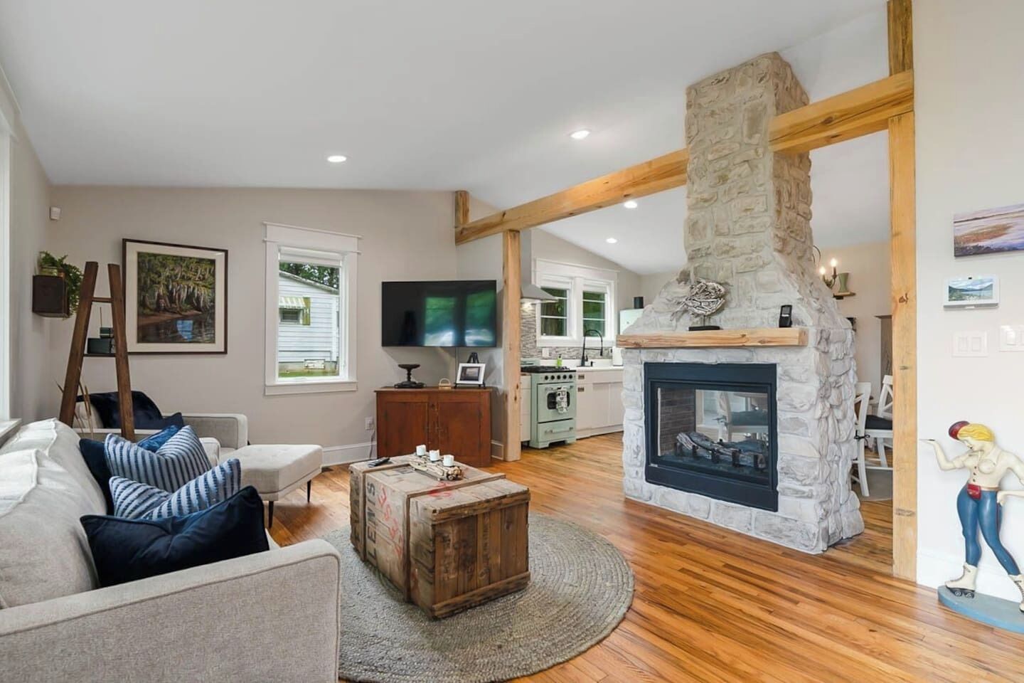 Smart TV, fireplace, offices
