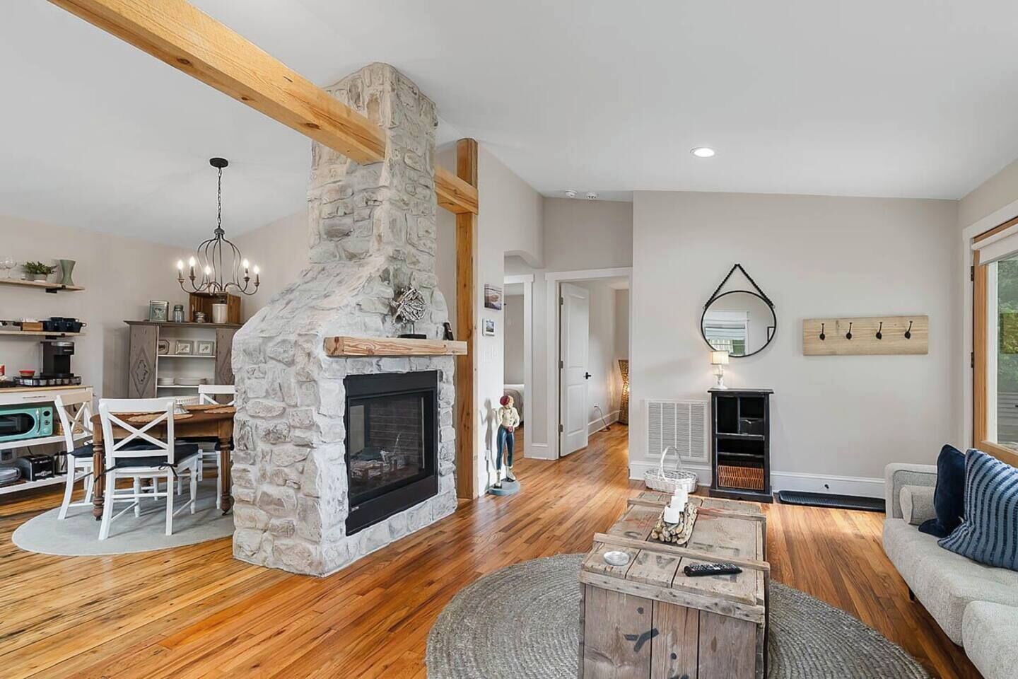 Smart TV, fireplace, offices
