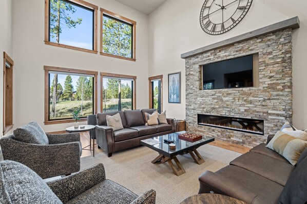 TV, fireplace, table tennis