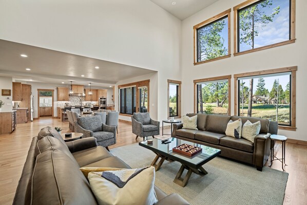 TV, fireplace, ping pong