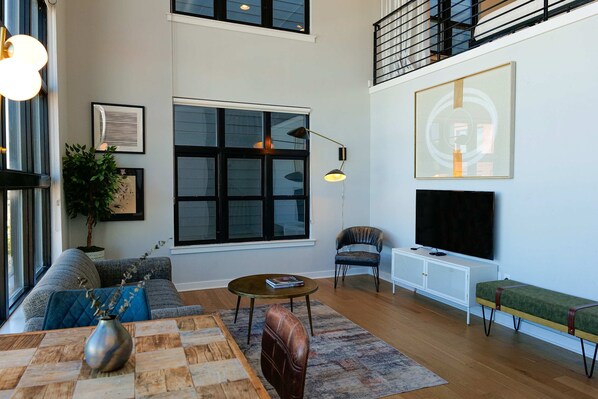 TV, offices - Sosuite | 1BR Apt w W/D, Shared Roofdeck (Philadelphia)