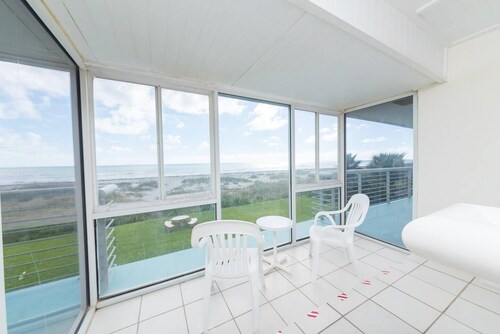 2nd floor beach condo