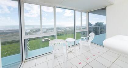 2nd floor beach condo