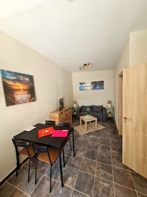 Deluxe-Apartment | Wohnbereich | Smart-TV