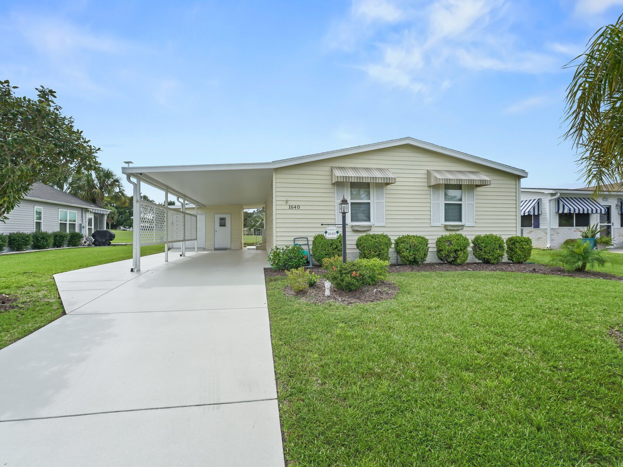 Discover the Ultimate Comfort and Convenience in Country Club Hills!
