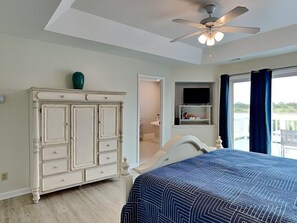 2 bedrooms, iron/ironing board, internet, bed sheets