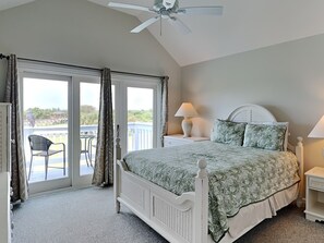 2 bedrooms, iron/ironing board, Internet, bed sheets - Tybee Sun | Stunning Bay Views + Boardwalk to Beach! (Tybee Island)