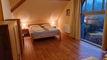 3 bedrooms, WiFi, bed sheets