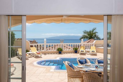 Villa Vista Gomera - Three Bedroom Villa, Sleeps 6