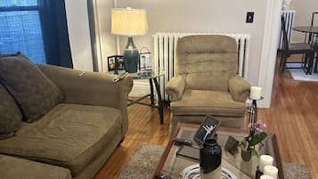 Smart TV, chimenea y videojuegos