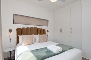 2 Schlafzimmer, Bügeleisen/Bügelbrett, Bettwäsche