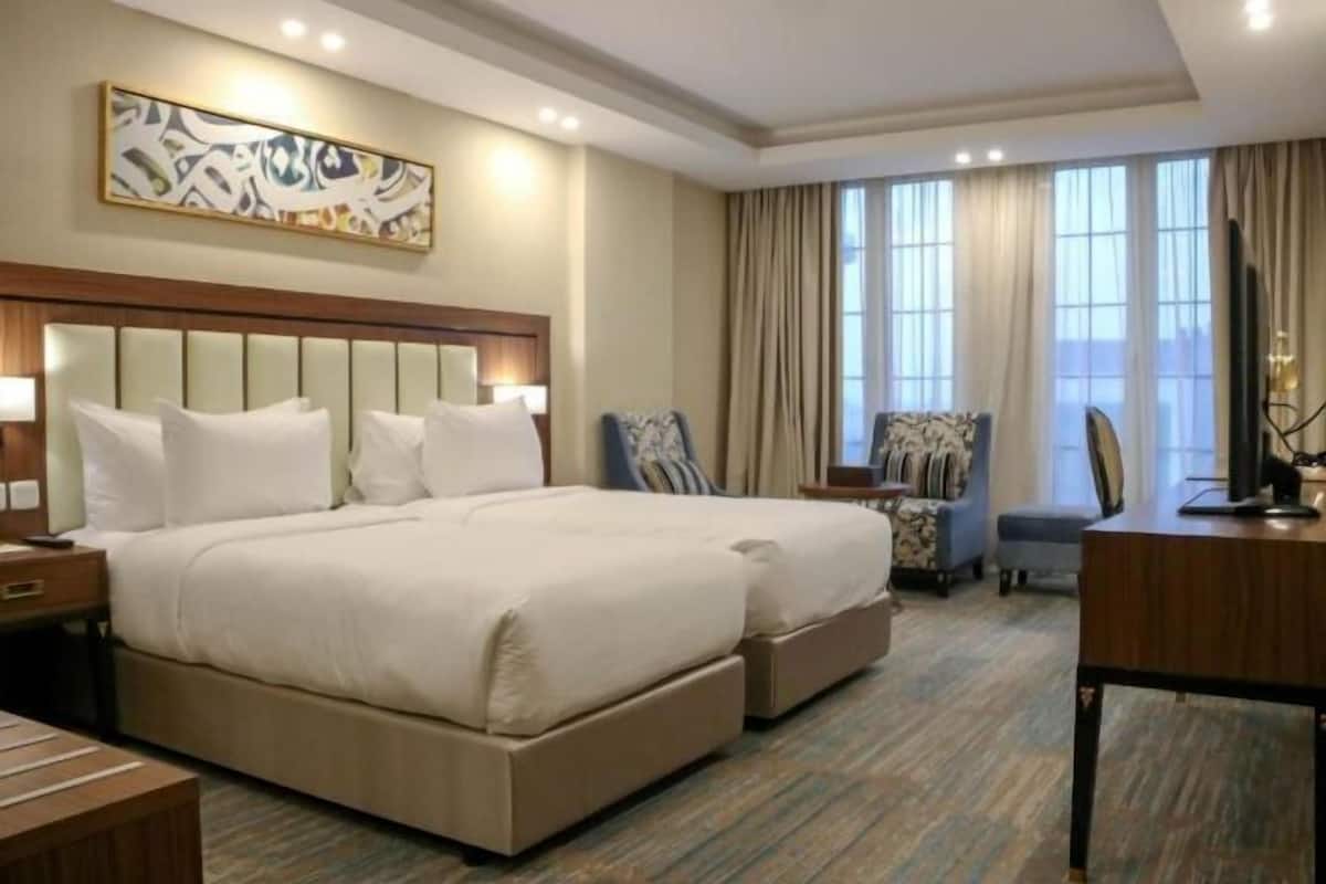 In-room safe, soundproofing, iron/ironing board, WiFi (free)