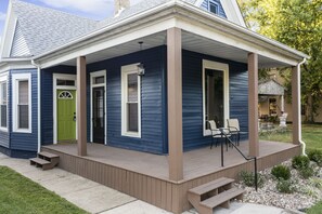 Exterior - Luxury @  LaFayette Place, downtown New Albany. Minutes to Louisville.
 (New Albany)