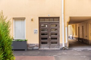Front of property - Spacious apt on Tranquil Courtyard (Helsinki)