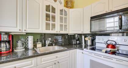 4 Mi to Beach: Hollywood Home w/ Patios!