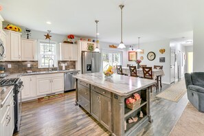 House (3 Bedrooms) | Interior