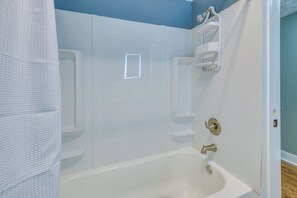 Apartment (2 Bedrooms) | Interior - Convenient Dayton Vacation Rental Near Downtown! (Dayton)