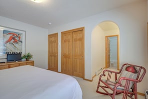 House (3 Bedrooms) | Interior - Serene Amalia Cabin w/ Deck & Mountain Views (Amalia)