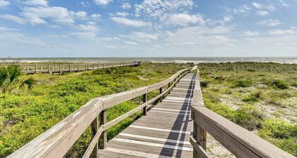 Fernandina Beach Paradise: Steps to Shore!