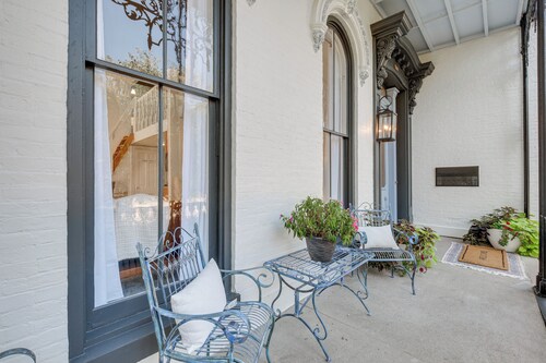 Chic & Historic Apartment ~ 6 Mi to Louisville!