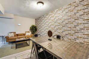 單棟房屋 (4 Bedrooms) | 內部