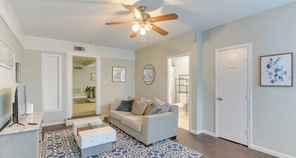 Walk to Beach: Galveston Vacation Rental!