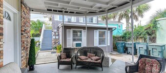 Walk to Beach: Galveston Vacation Rental!