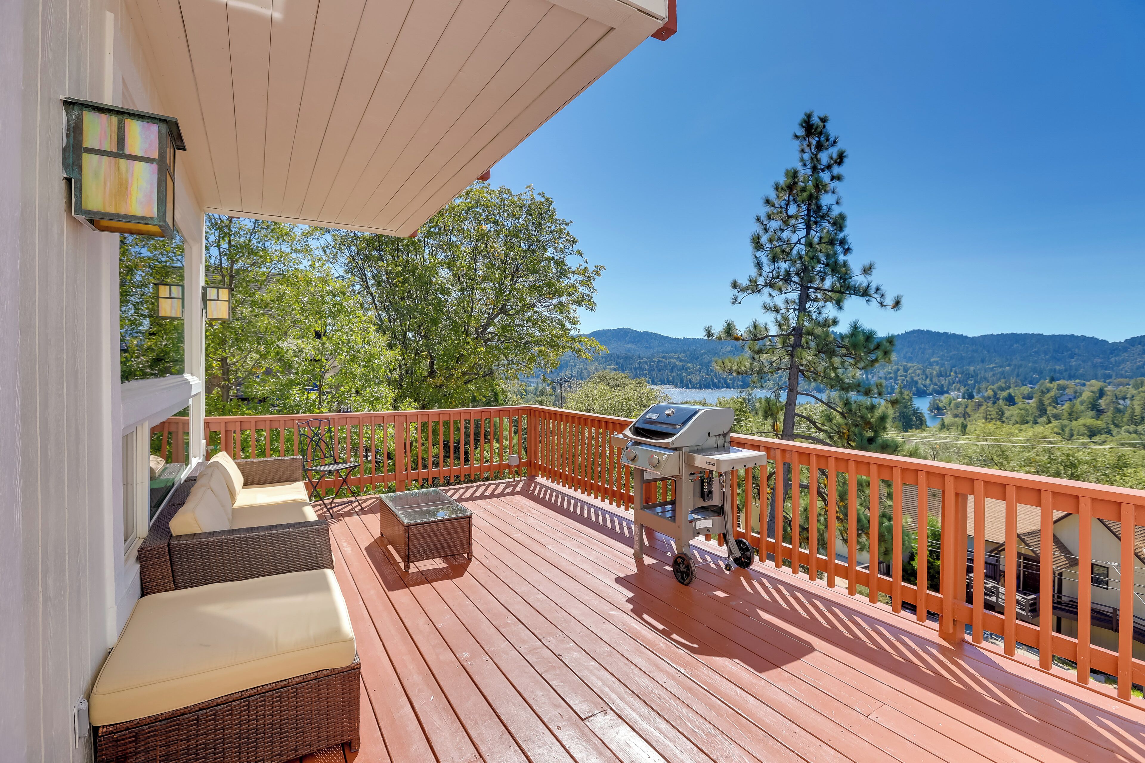 House (4 Bedrooms) | Front of property
