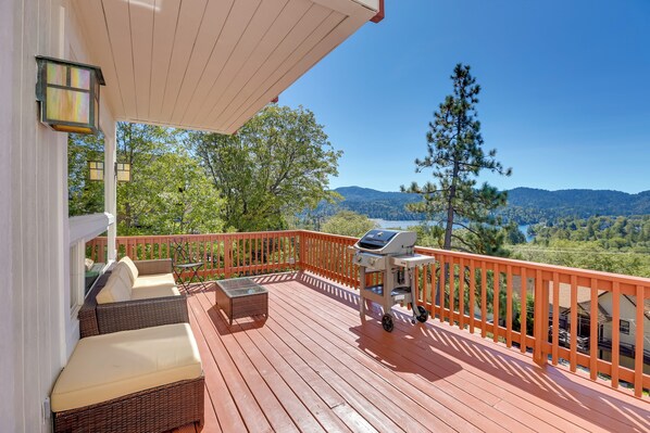 House (4 Bedrooms) | Front of property