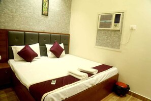 4 bedrooms, WiFi, bed sheets
