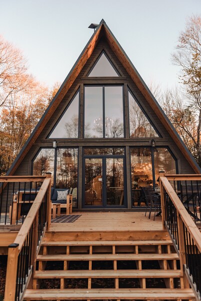 A-Frame on 6 Acres: Cedar Sauna, Privacy, Nature