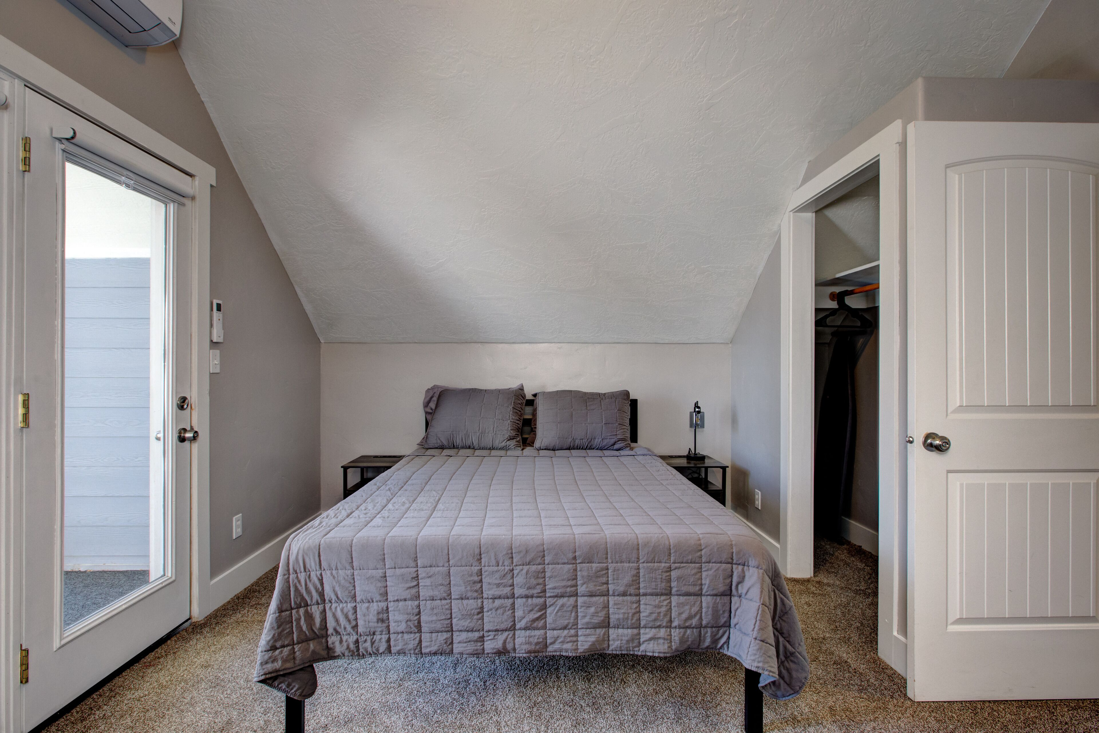4 Schlafzimmer, Schreibtisch, Bügeleisen/Bügelbrett, kostenloses WLAN