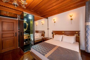 Deluxe Room, 1 Queen Bed | In-room safe, iron/ironing board, free WiFi - Valeria Antique 1892 Sultanahmet (Istanbul)